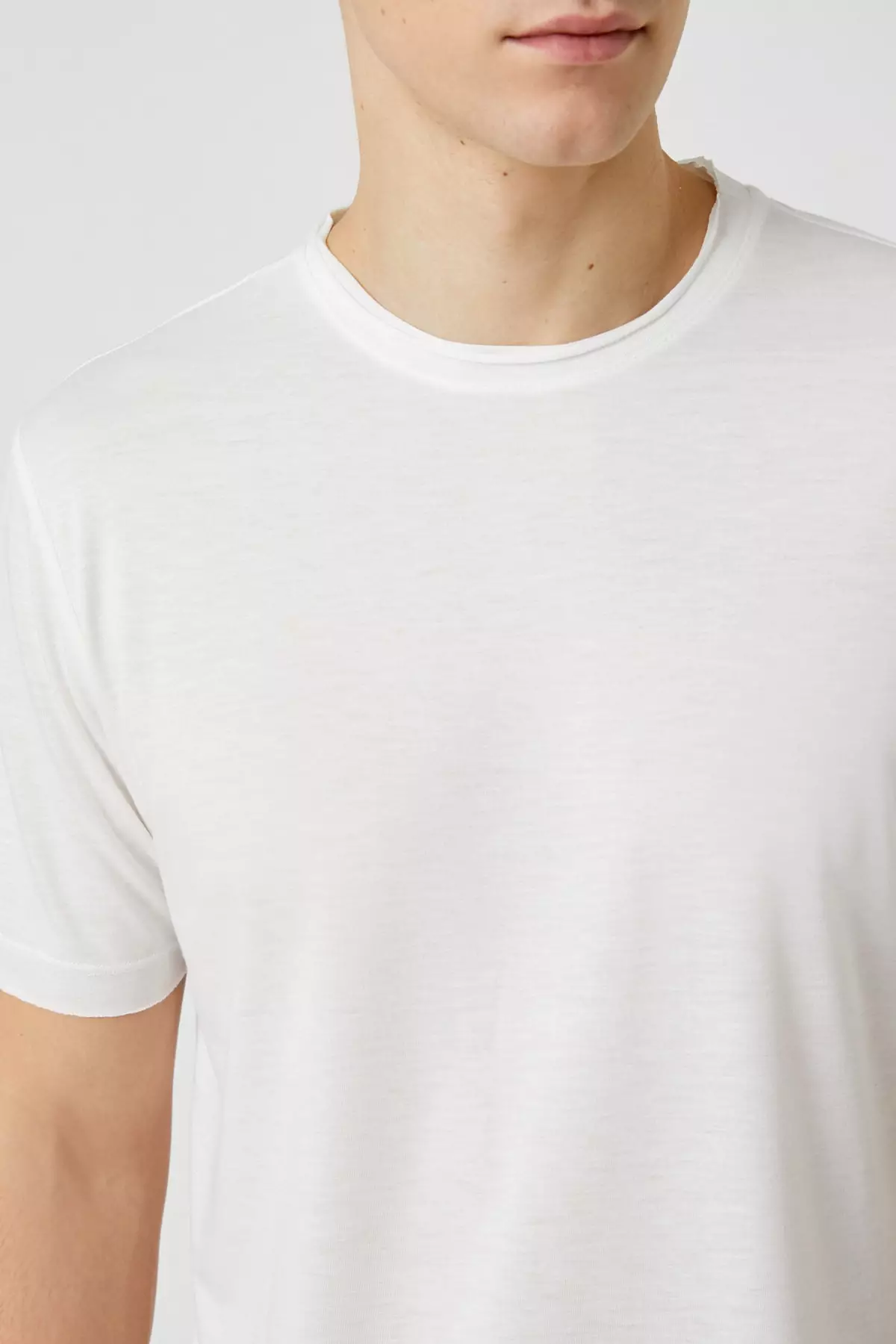 Buy Hollister T-Shirts For Men 2024 Online on ZALORA Singapore