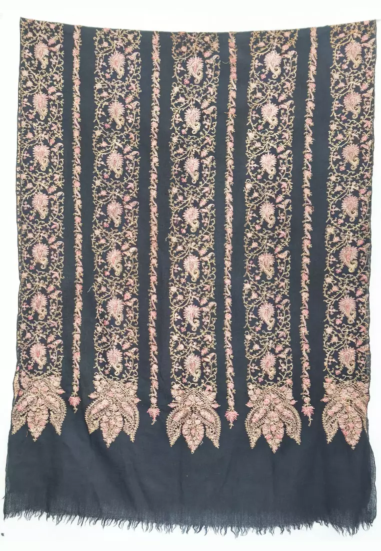 Aksesoris Syal Embroidered Floral Premium Woolen Shawl Pashmina Syal Wol Wanita Black & Multi
