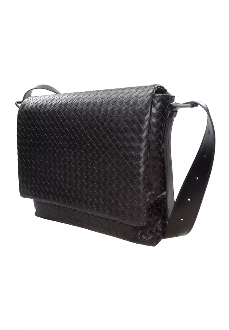 Bottega Veneta Intrecciato Calf Messenger Bag for Men in Light Moro