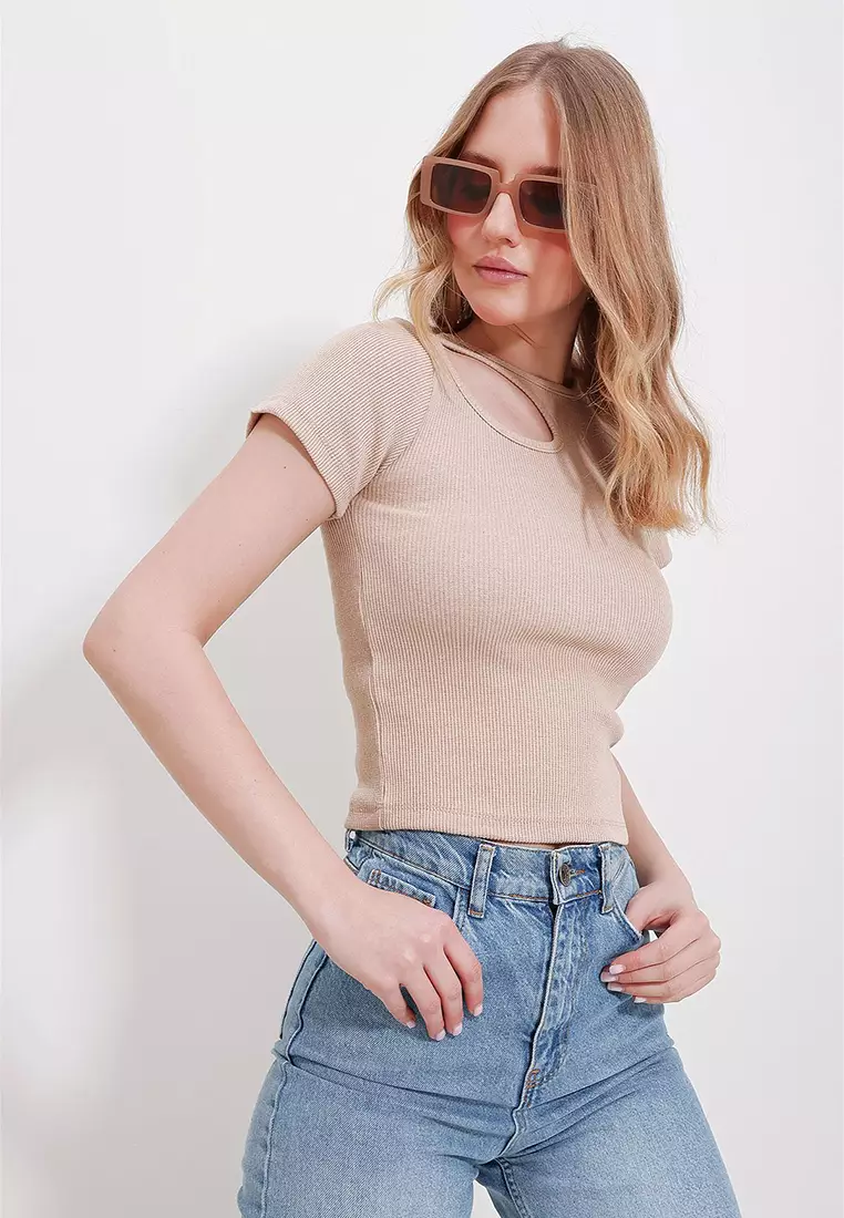 Crew Neck Drop Decollete Half Sleeve Knitted Blouse