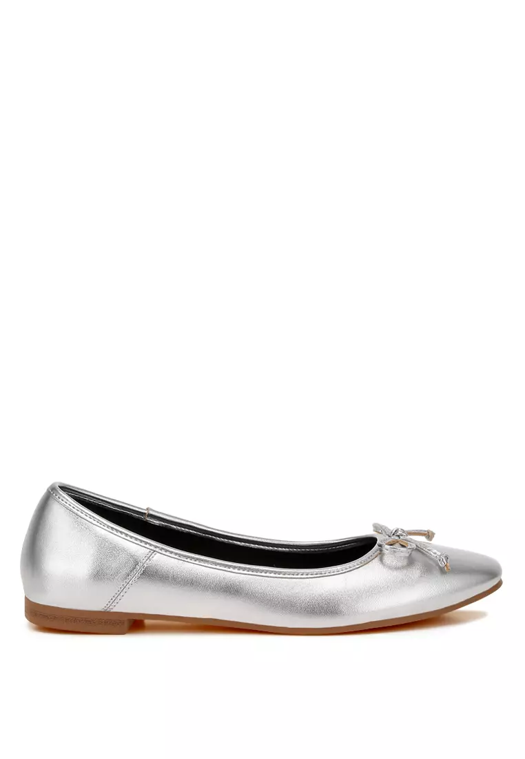 Discount on Rag & CO.  shoes - SKU: Bow Detail Metallic Ballerinas in Silver