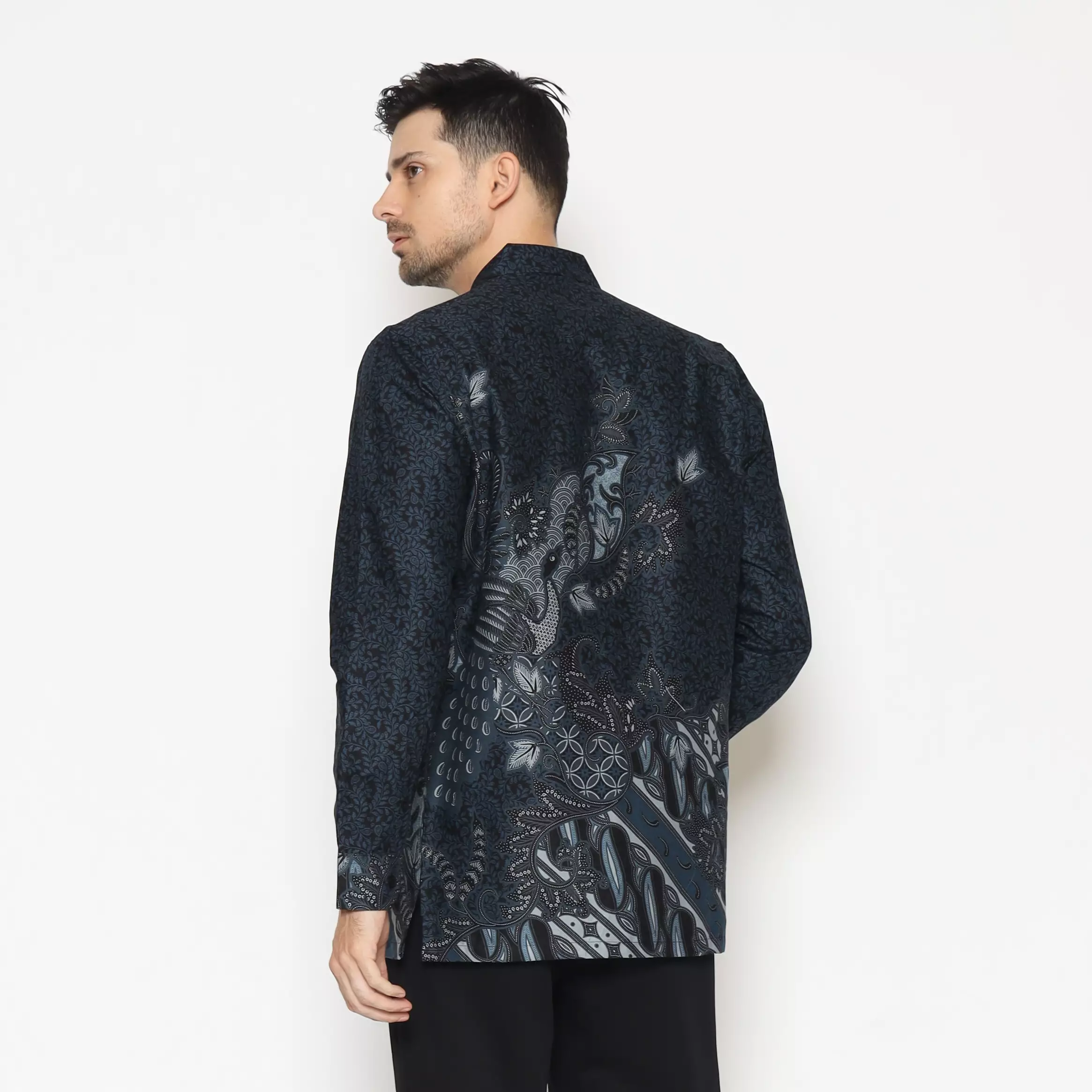 MAGINOT WANDRA BLACK Batik Slim Fit Lengan Panjang