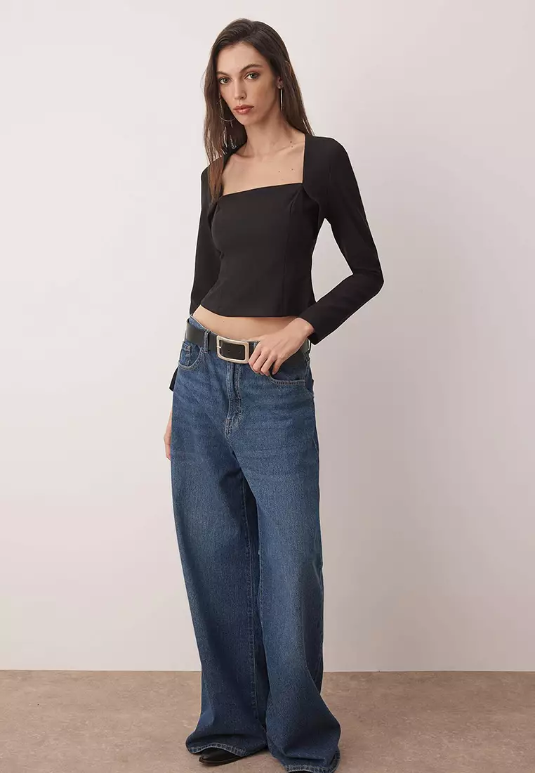 Black Square Collar Fitted Woven Blouse Twoaw26Bz00141