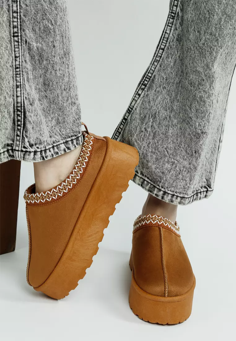 Embroidered Platform Classic Slip-On in Tan