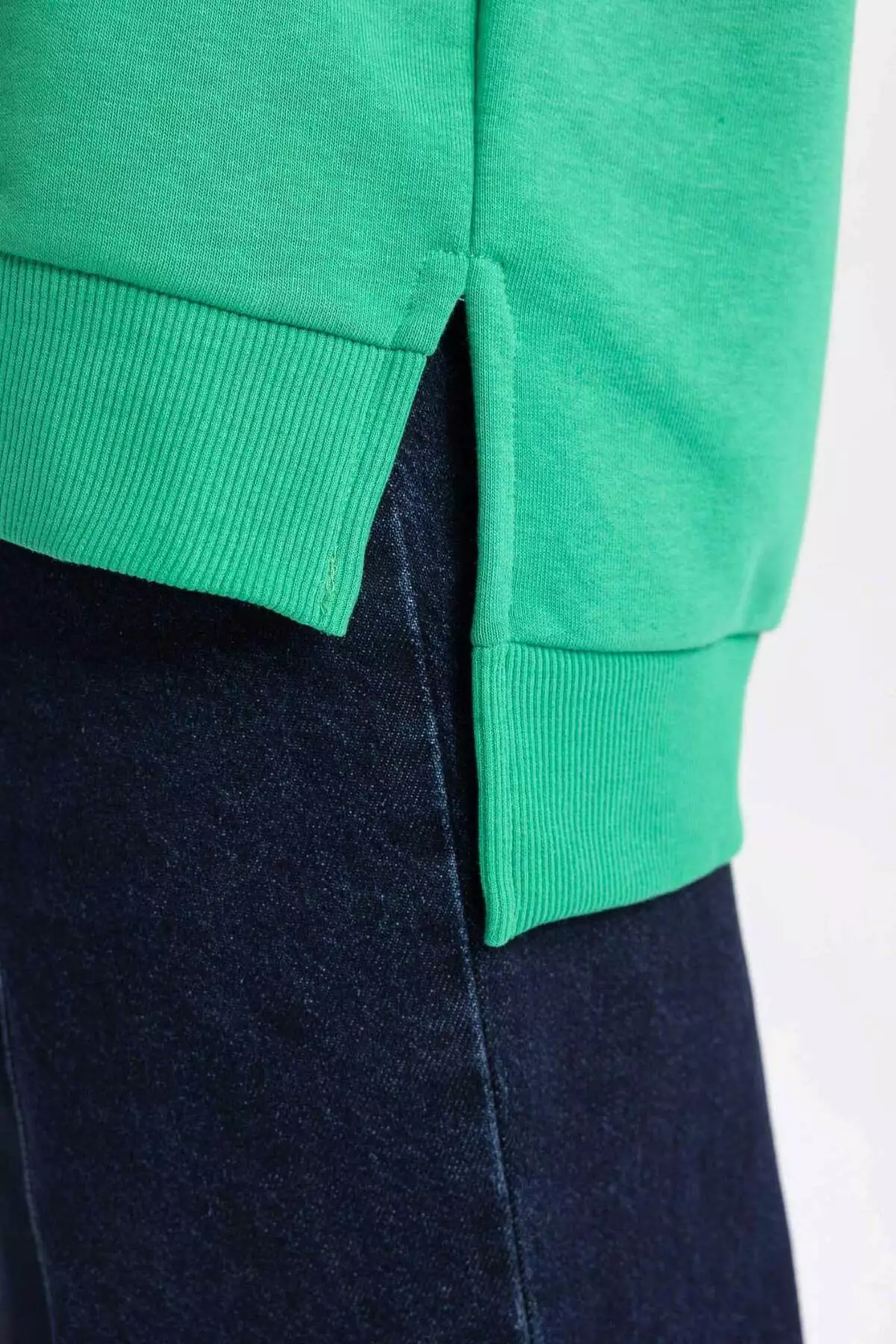 Oversize Wide Fit Polo Neck Sweatshirt B7834Axns