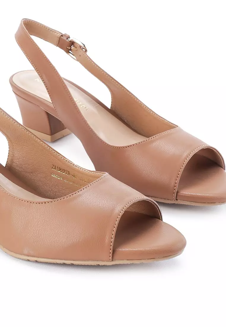 Heel Erica Tan