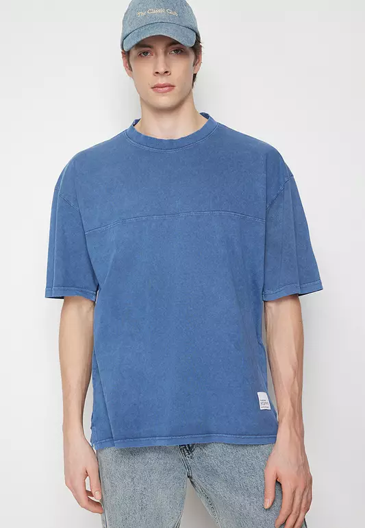Basic T-Shirt