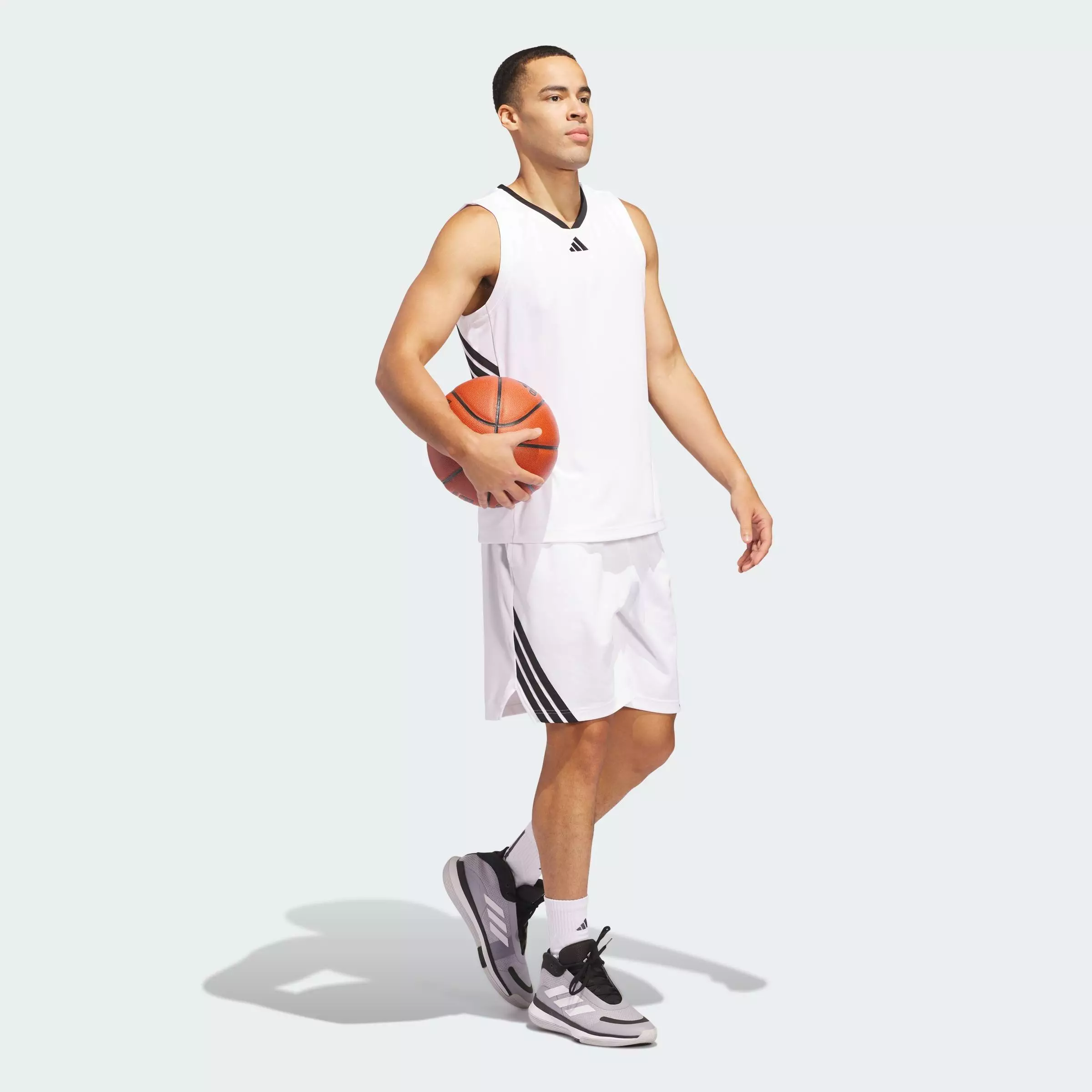 Basketball Legends 3-Stripes Basketball Shorts Men White JN4739