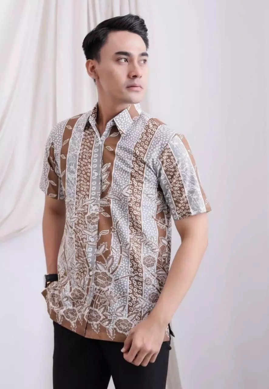 Fellinda Coklat Kemeja Batik Pria Premium Elegant Lengan Pendek B.K