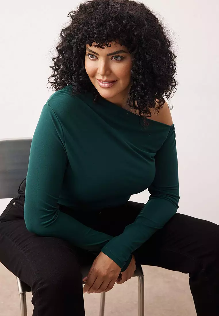 Emerald Green Gathered One Shoulder Knitted Plus Size Blouse Tbbaw25Af00013