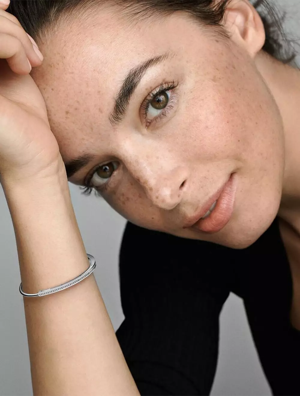 Pandora logo sterling silver bangle with clear cubic zirconia