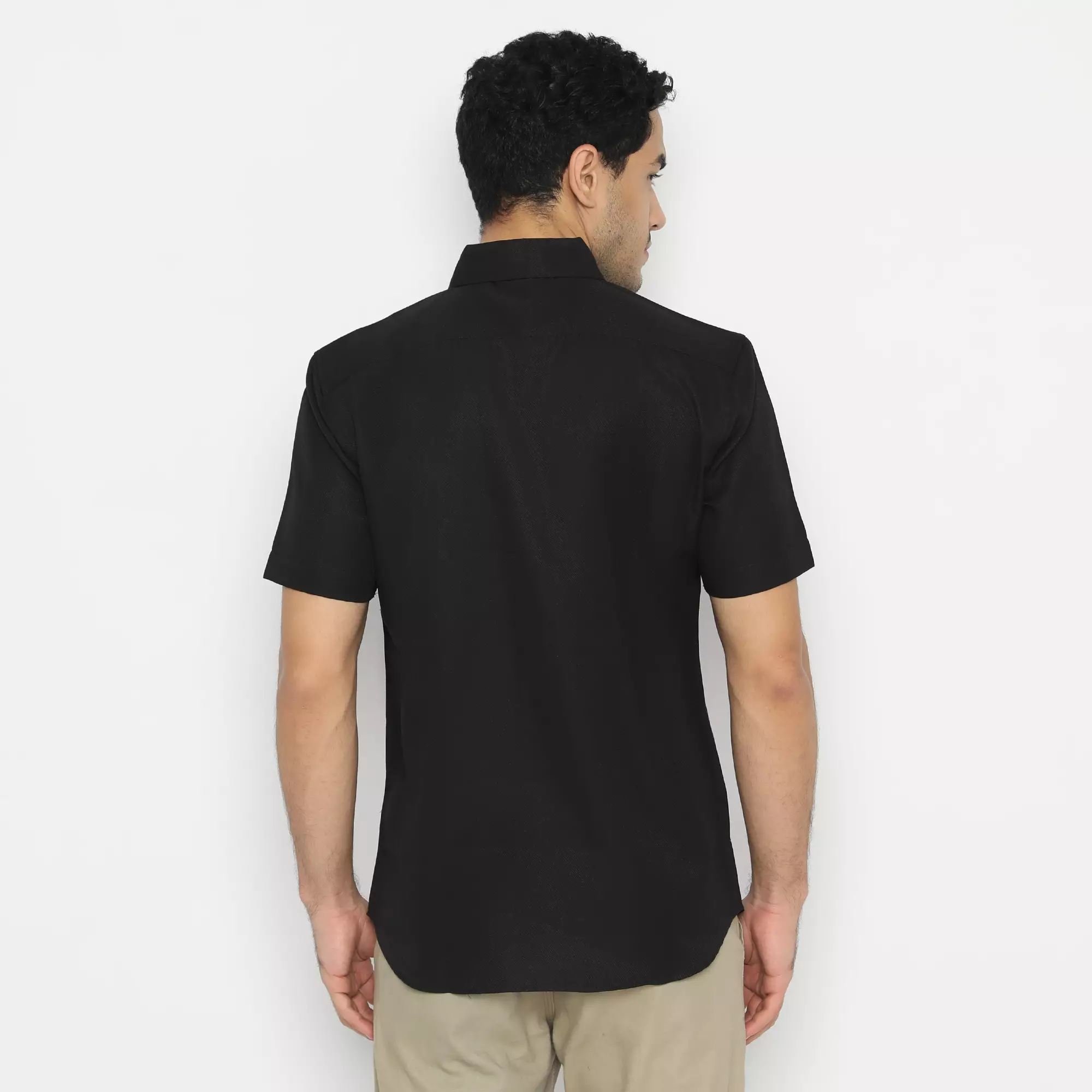 Platini Kemeja Pria Polos Lengan Pendek Polinosic Twill Hitam 63243