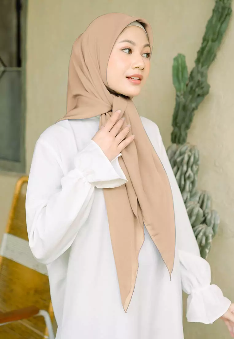Polly Cotton (Hijab Segiempat Bella Square) Tan
