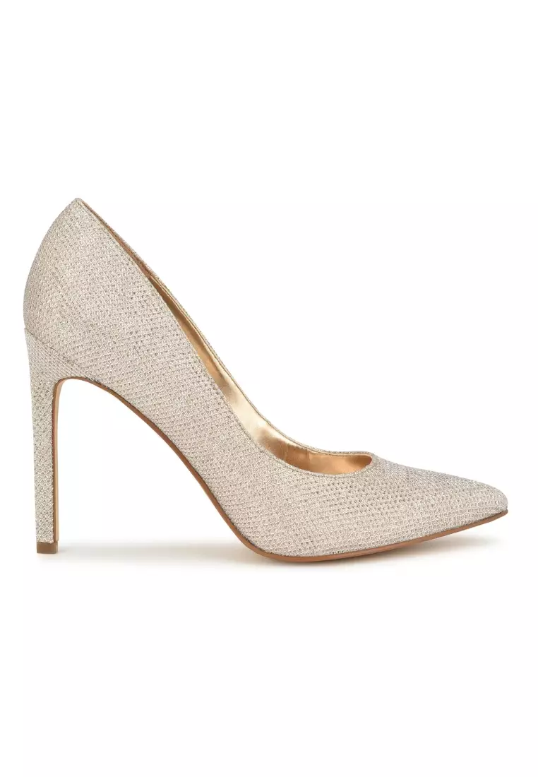 Gold on sale dress pumps