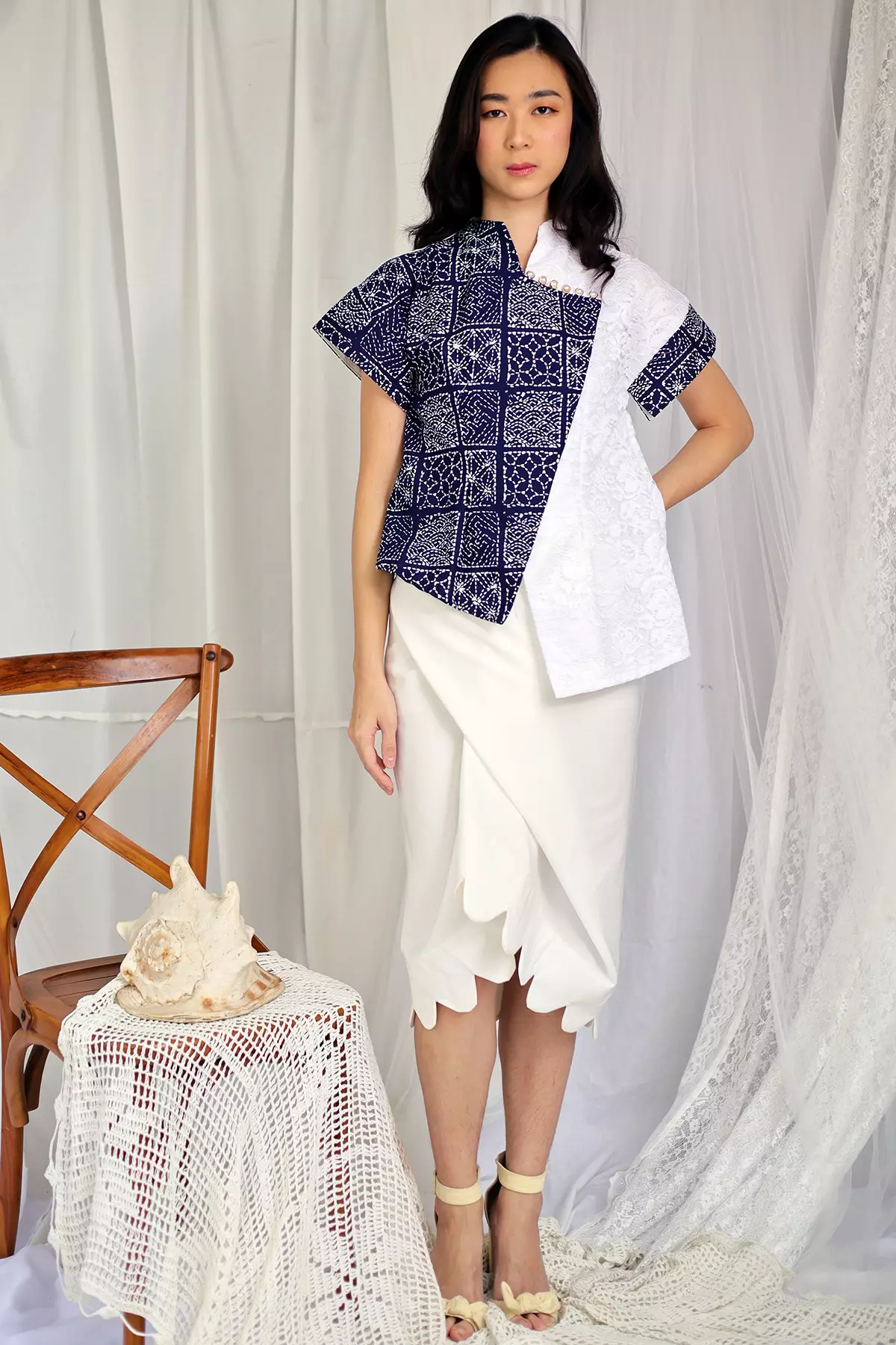 Sundari Scallop Putih Sarong Rok Lilit Batik