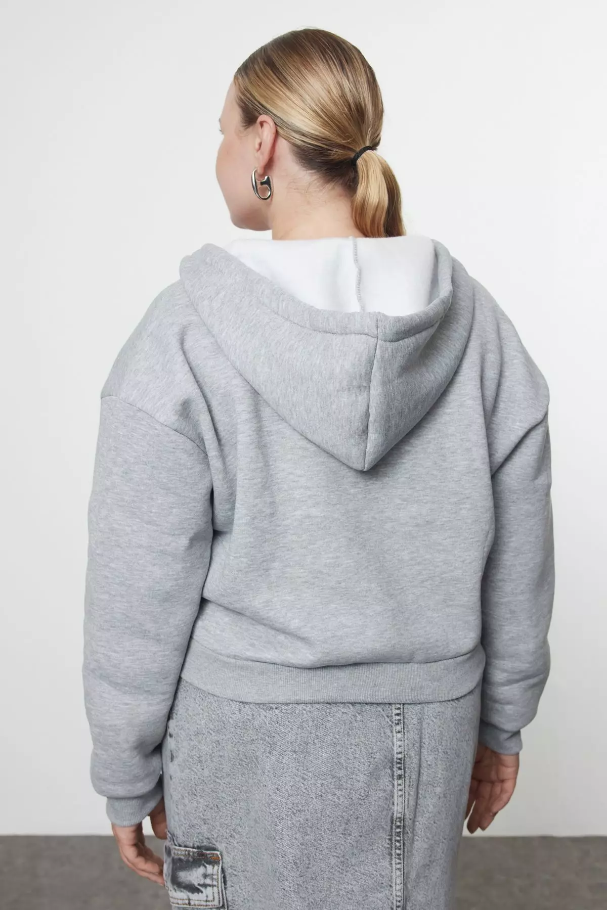 Gray Deep V Neck Crop Top With Polar Fleece Inside Knitted Plus Size Sweatshirt Tbbaw25Ao00006