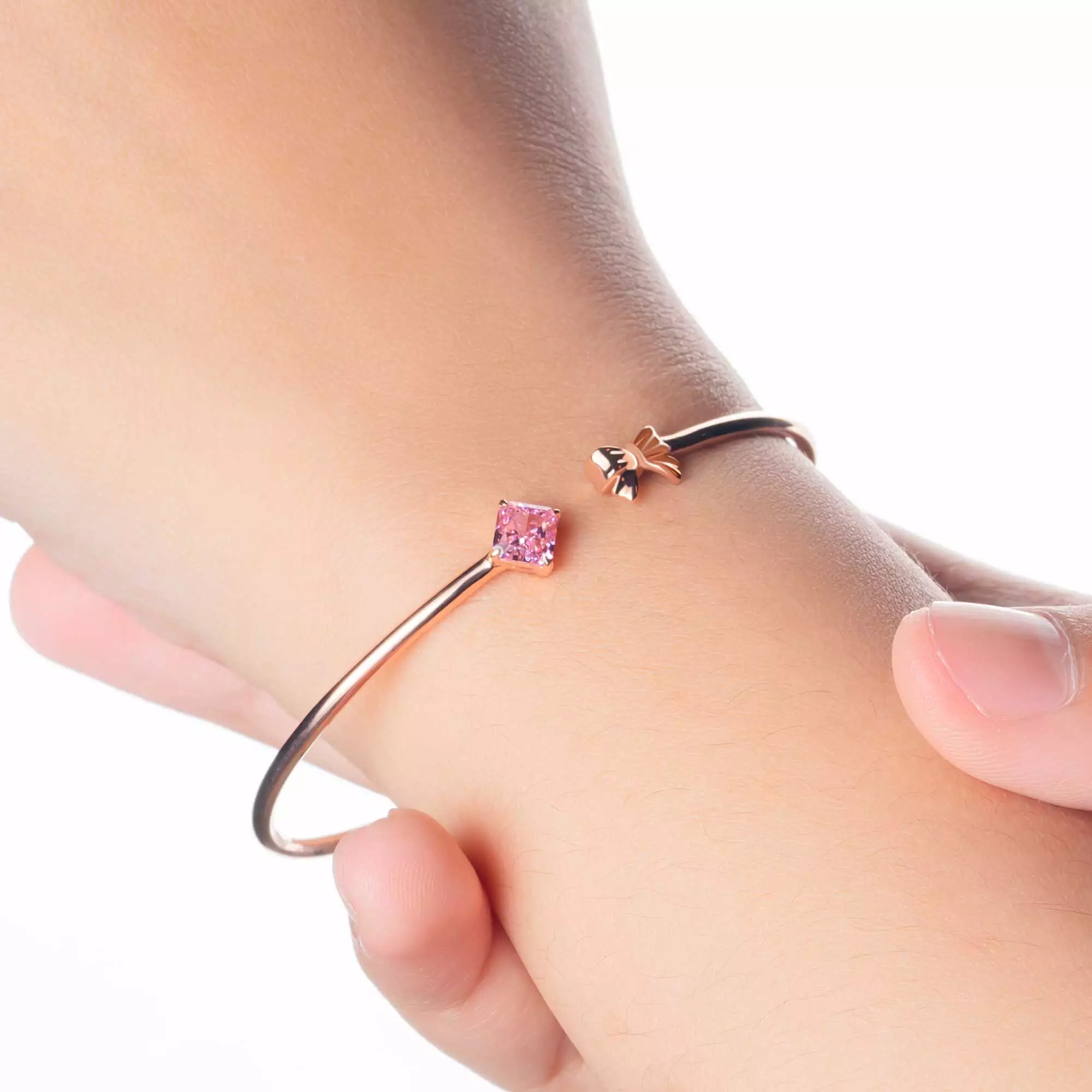 Gelang Emas 7k - Bowish Gold Bangle - Pinky Crush Collection - Juene Jewelry