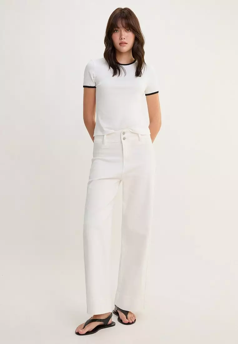 Contrast Trim Fitted Tee - Off-White