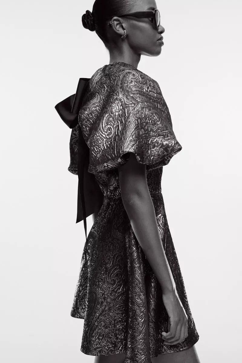 Balloon-sleeved dress