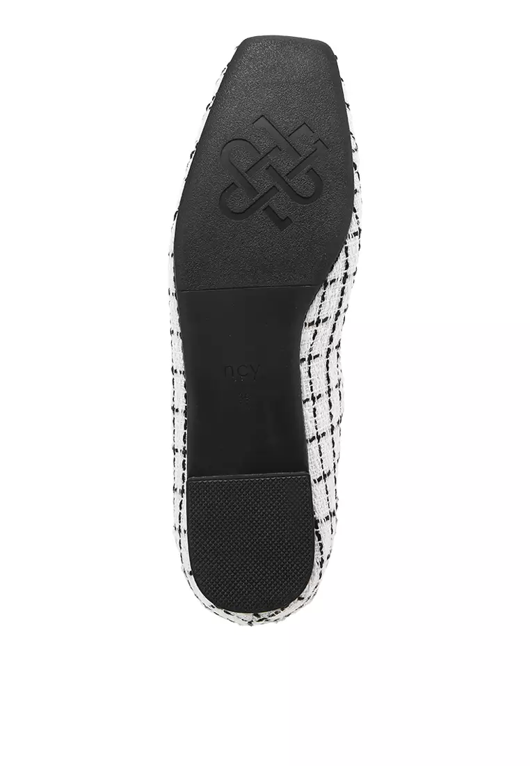 Sasha J2475-6 Flat Shoes White