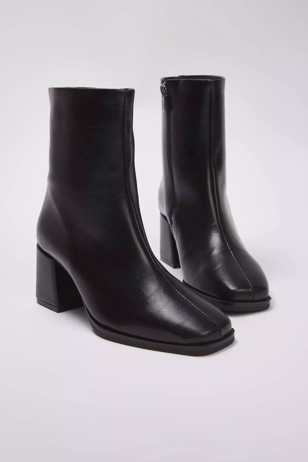 Trendyol Black Square Toe Women'S 6.5 Cm Block Heel Boots Takaw26Bo00069