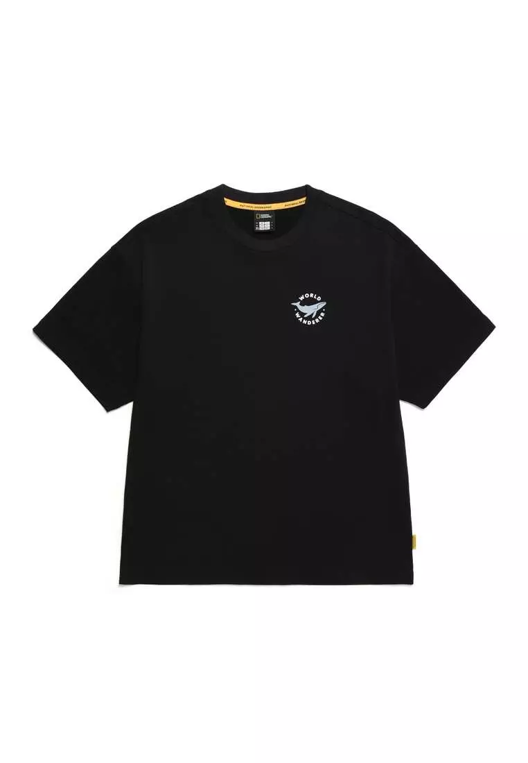 【NATIONAL GEOGRAPHIC】UNI DRYSIL STINGRAY T-SHIRT★男女共用 網上選購National Geographic 男女同款Drysil圖案短袖T恤2025