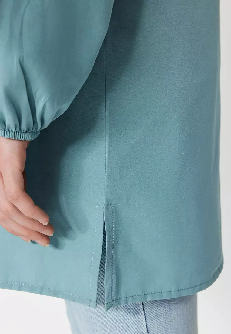 MODEST Babydoll Collar Slit Tunic Top