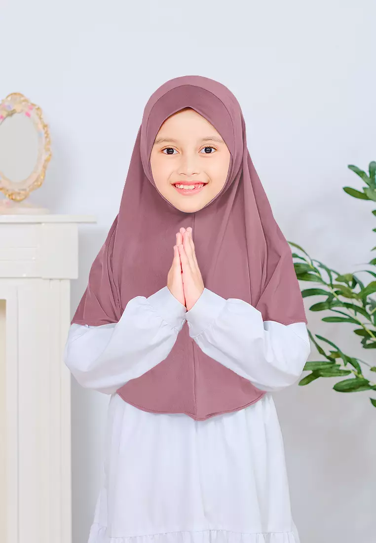 Cotton Bee - Jennaira Bergo Dagu | Hijab Instan Anak Non Pad - L