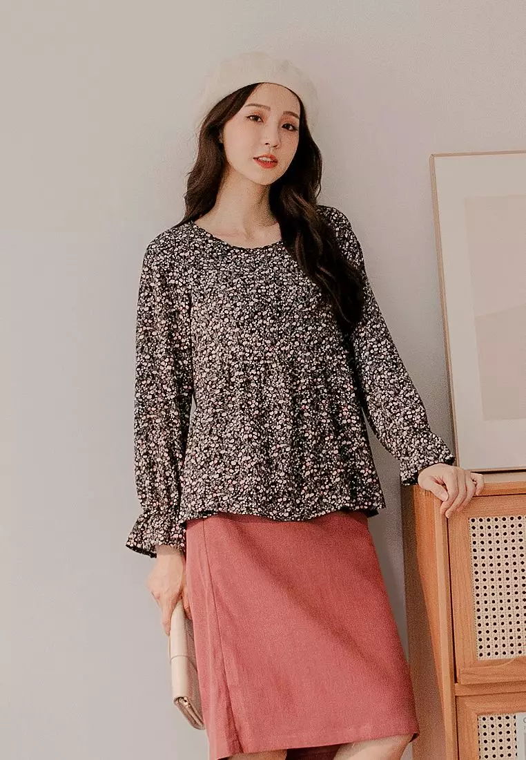 滿版碎花傘襬荷葉袖口上衣《AB16118》