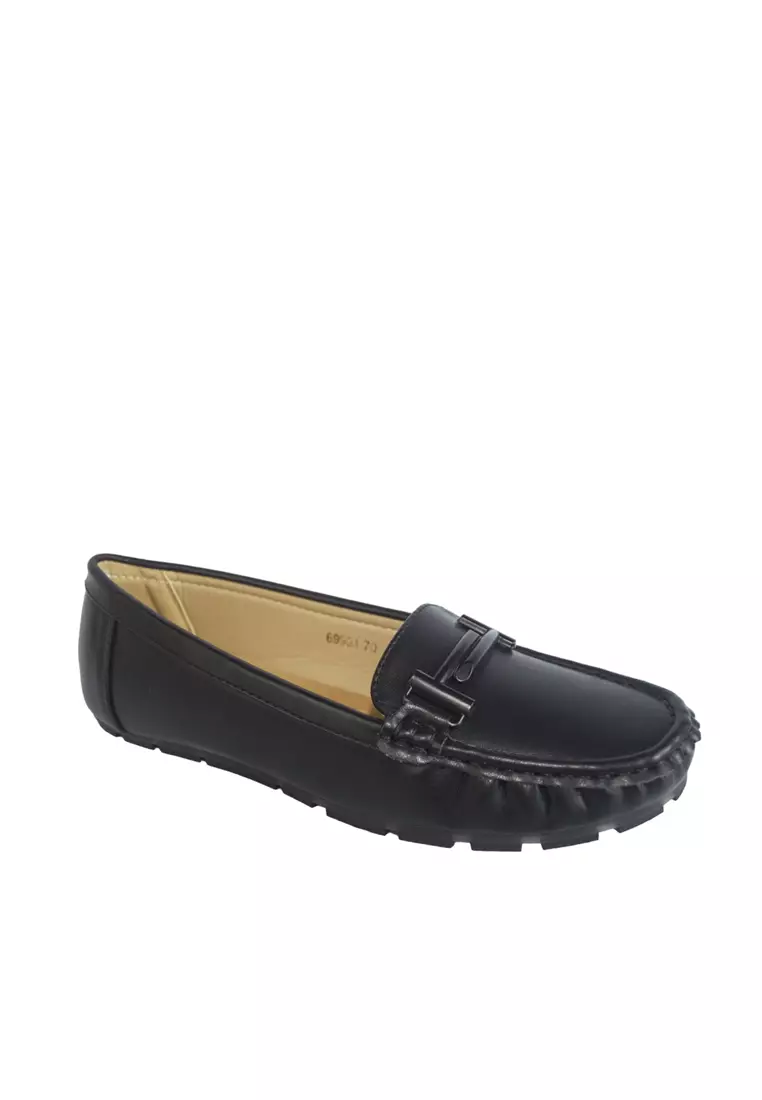 Bandolino best sale black flats