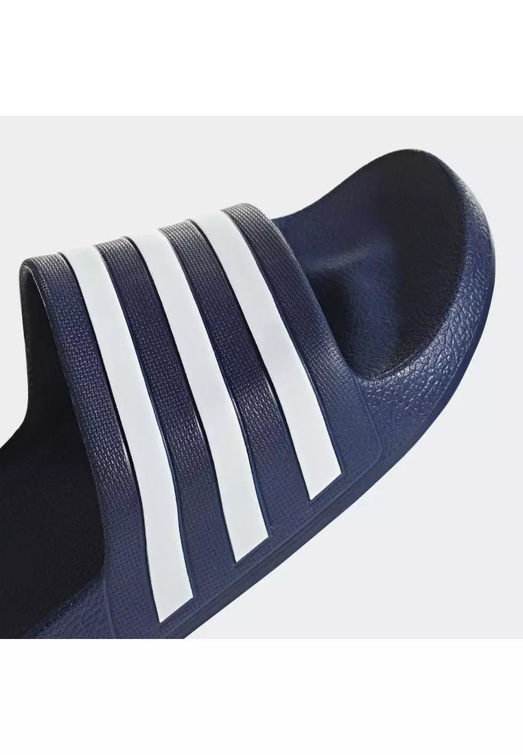 Adilette Aqua Slides