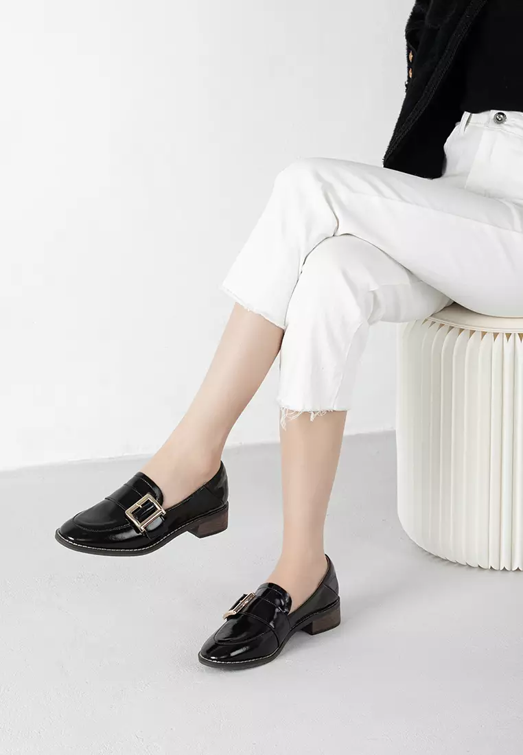 Buckle Strap Glossy Leather Loafers TH128-8