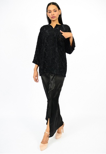 Kurung Wafiyyah from Watie Collections in Black