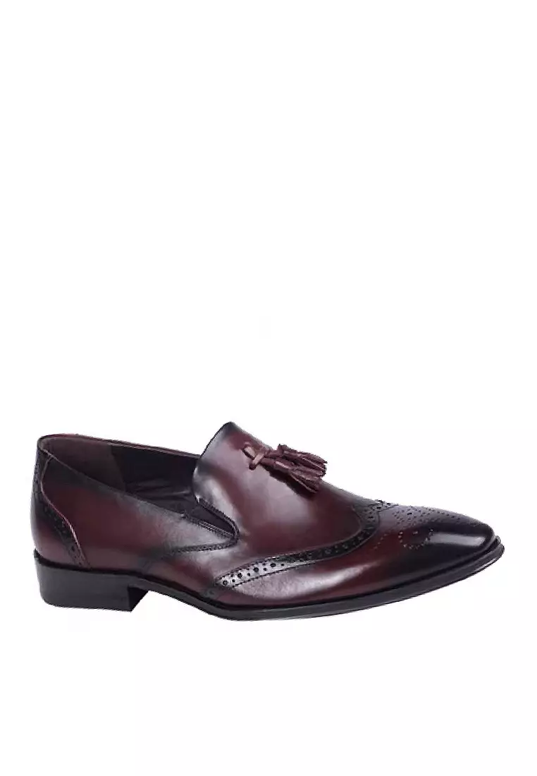 Discount on Twenty Eight Shoes  shoes - SKU: VANSA Top Layer Cowhide Tassel Carved Business Shoes VSM-F-23981-1