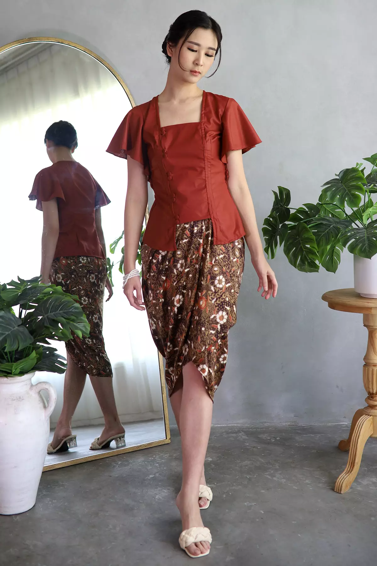 Soraya Dainty Terracotta Kebaya