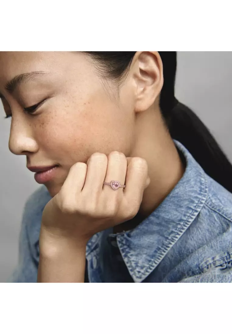 Sparkling Elevated Heart Ring