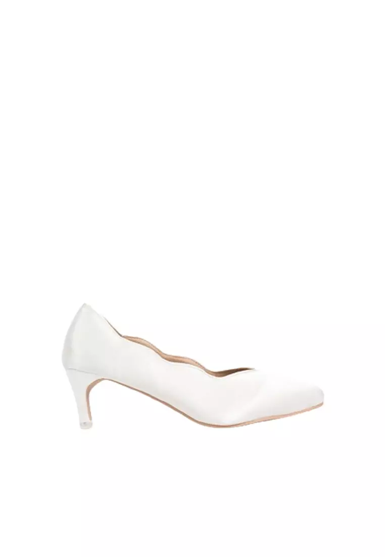 Discount on Happy2u  shoes - SKU: Satin Scallop Pumps