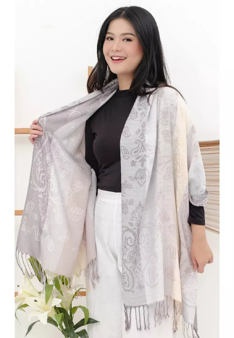 Aksesoris Wanita Reversible Viscose Gradient Paisley Pattern Pashmina Shawl Syal Gradasi Wanita Beige Ivory