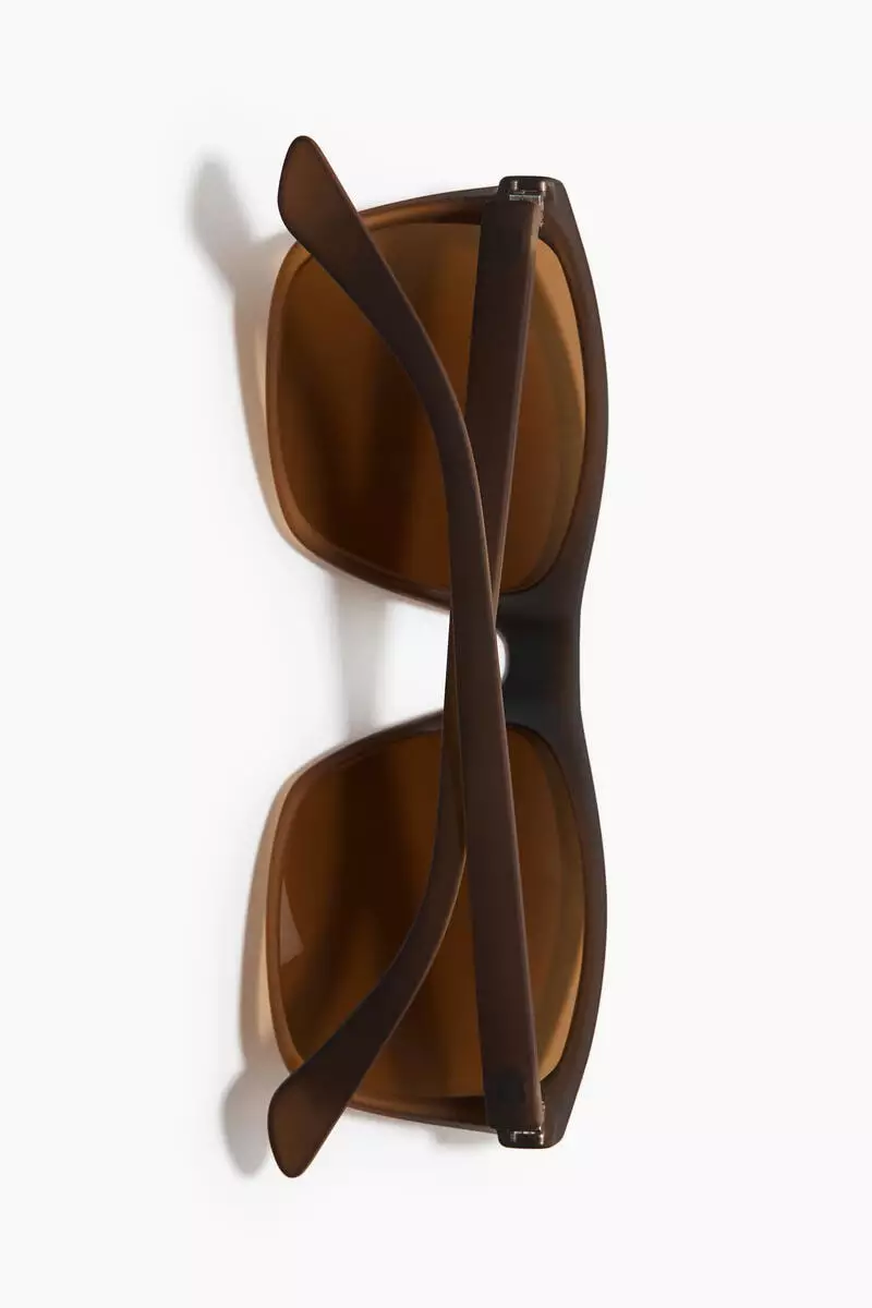 Rectangular sunglasses