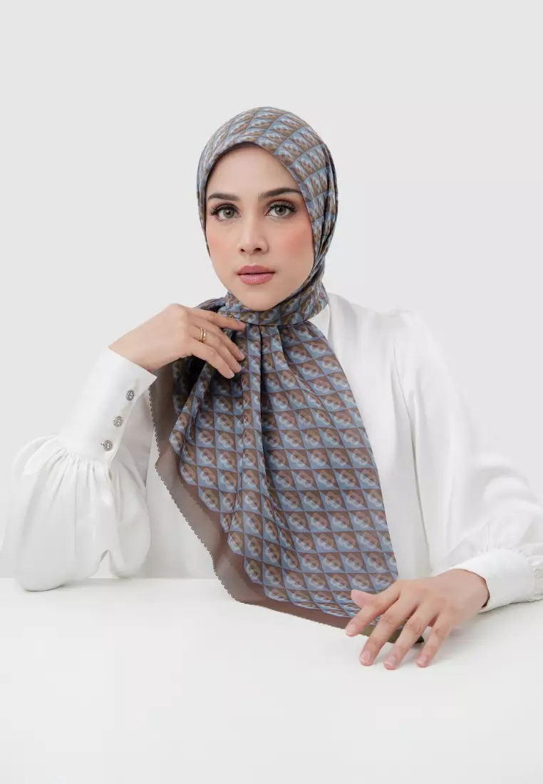 Prism Voile Square - Fuzzy Wuzzy