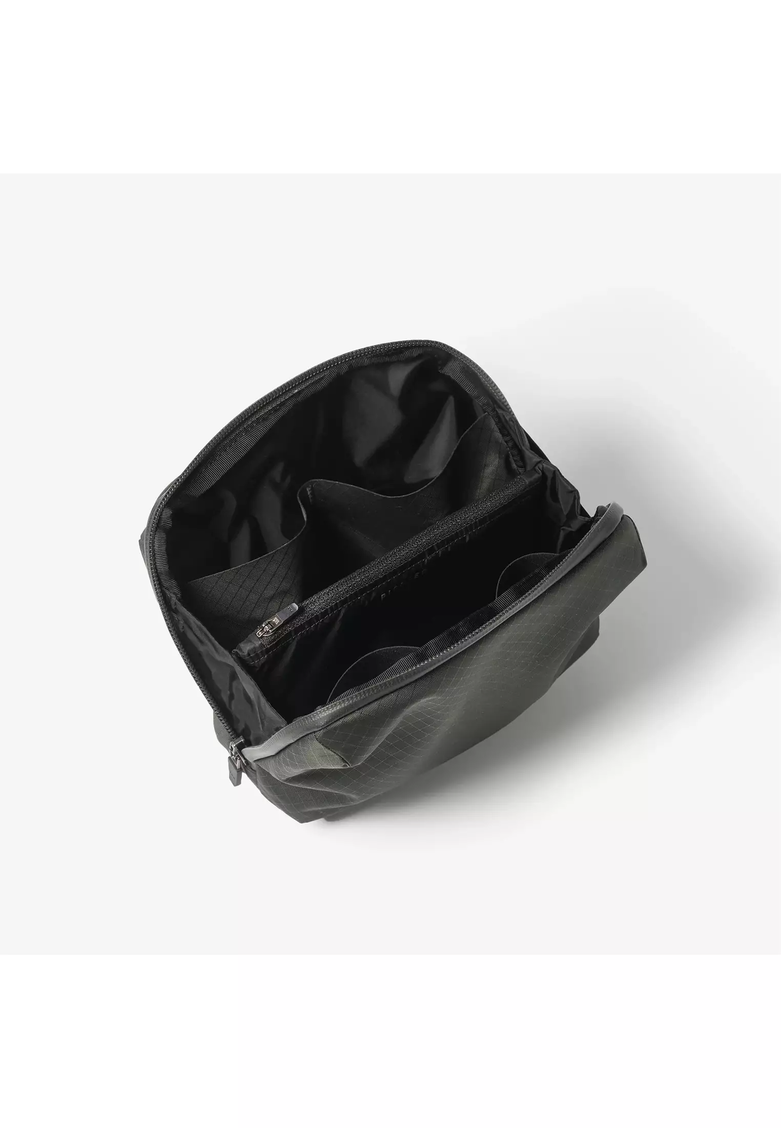 Jual Pioneer Pioneer Global Pouch Forest Original 2025 ZALORA Indonesia