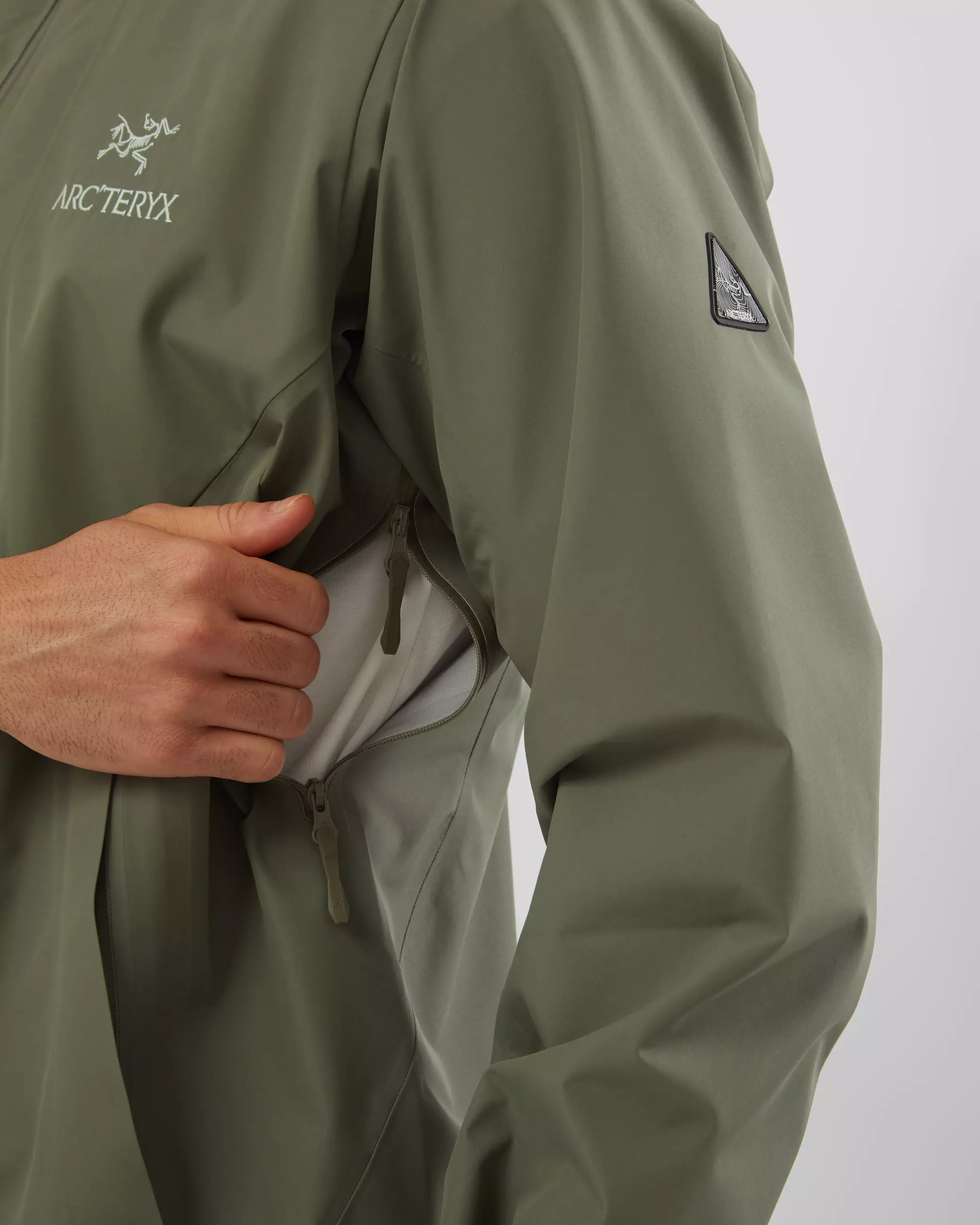 ARC'TERYX LEMBONGAN Hardshell Jacket – Jaket Pria Tahan Air & Tahan Angin