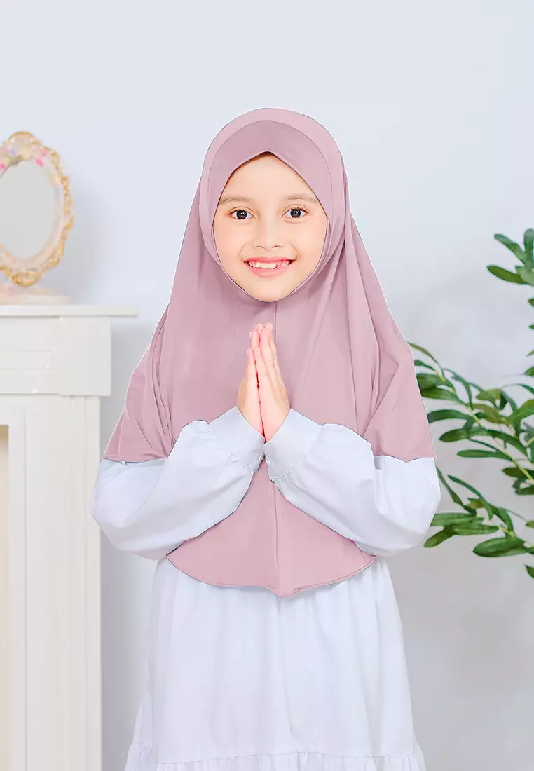 Cotton Bee - Jennaira Bergo Dagu | Hijab Instan Anak Non Pad - L