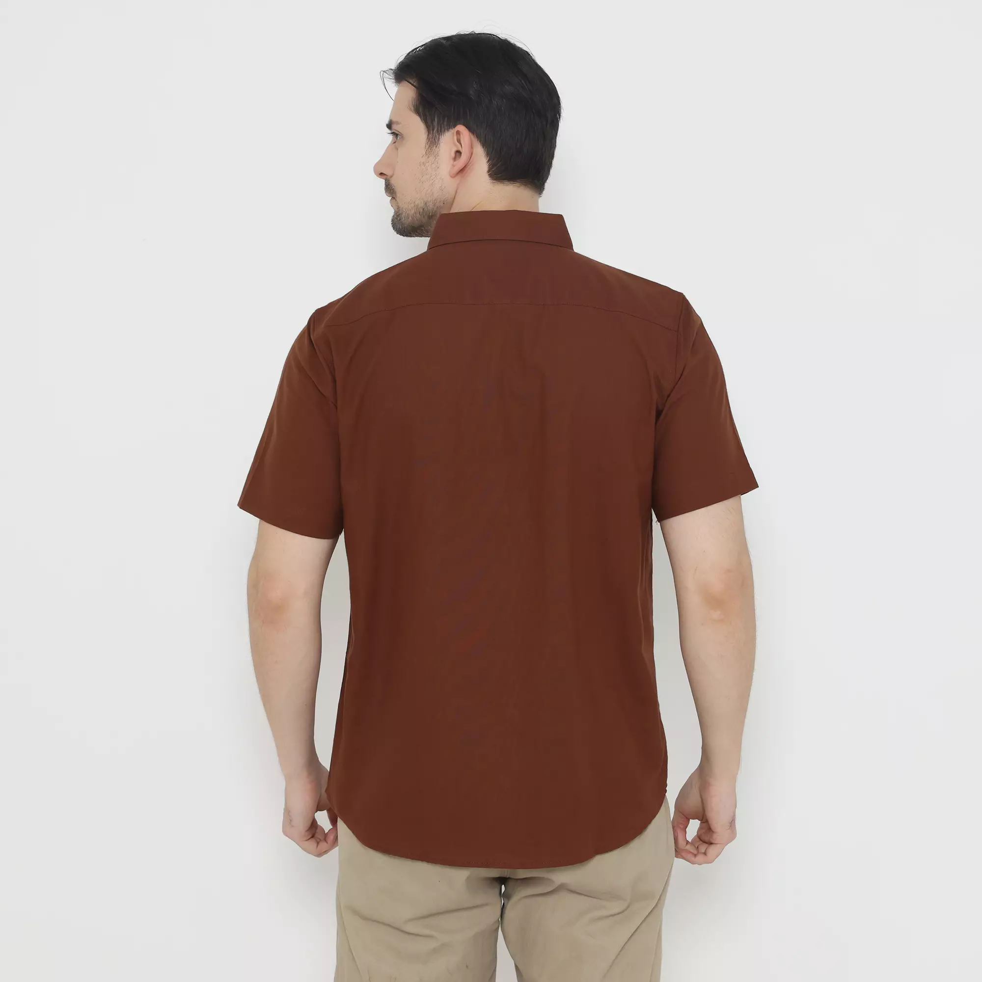 Platini Kemeja Pria Lengan Pendek Basic Katun Oxford Brown 63220
