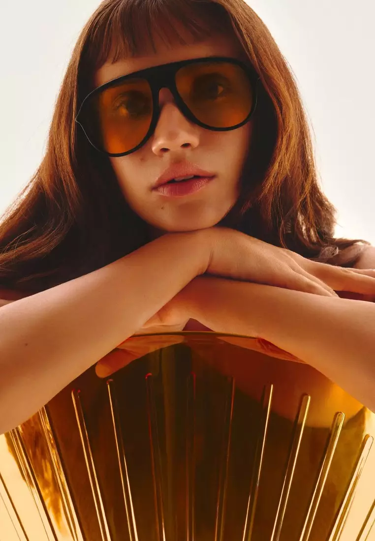 QUAY Chart Topper Sunglasses - Black/Honey