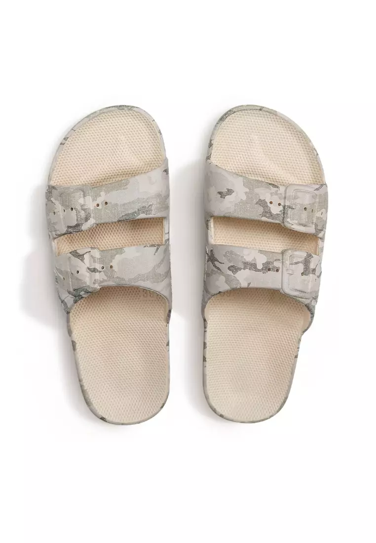 Moses sandals store canada