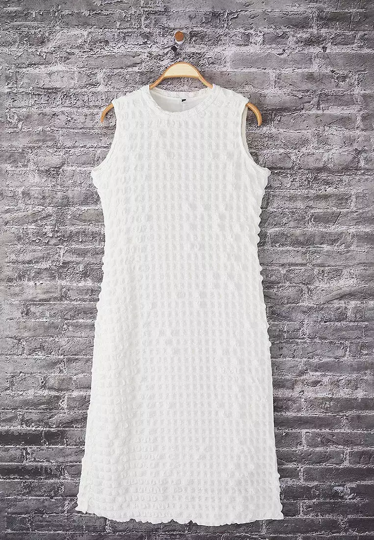 White Solid Textured A-Line/Bell Form Crew Neck Textured Maxi Dress Tbbss25Ah00238