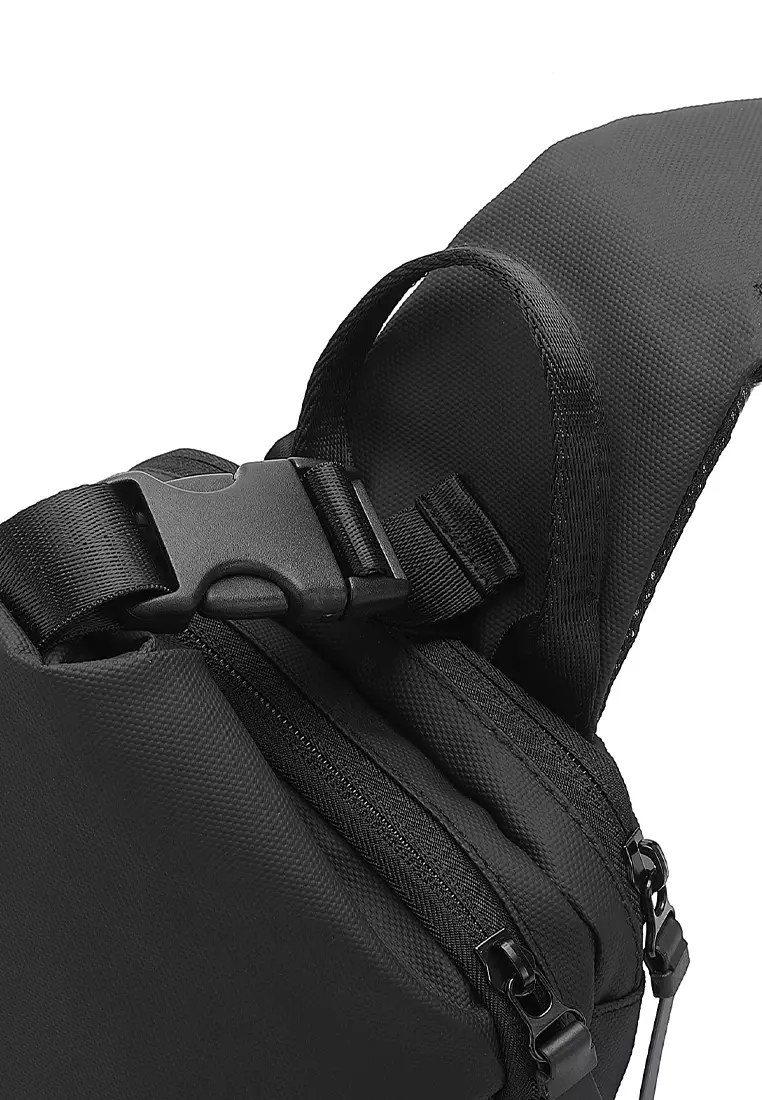 Men's Chest Bag / Sling Bag / Crossbody Bag (Tas Dada / Tas Selempang Pria) - Hitam