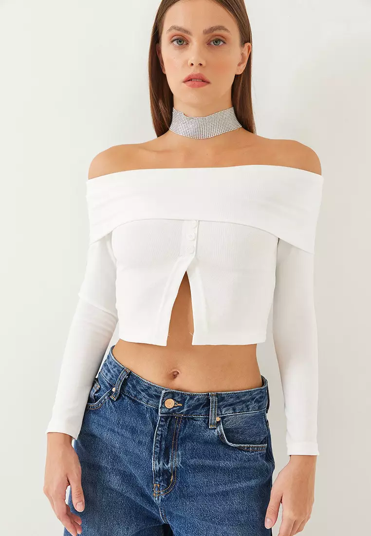 Women's Madonna Collar Ribbed Button Detail Blouse 60351007