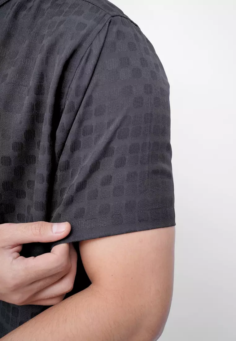 Ryusei Kemeja Kerah Koko Lengan Pendek Akari Black